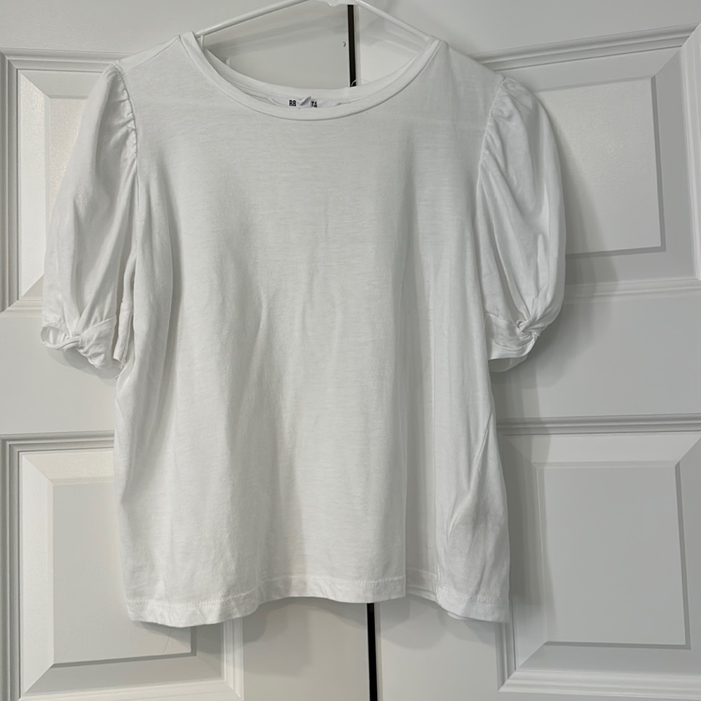 BB Dakota white tee